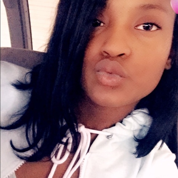 Meet your Posher, Erica - Picture 1 of 1